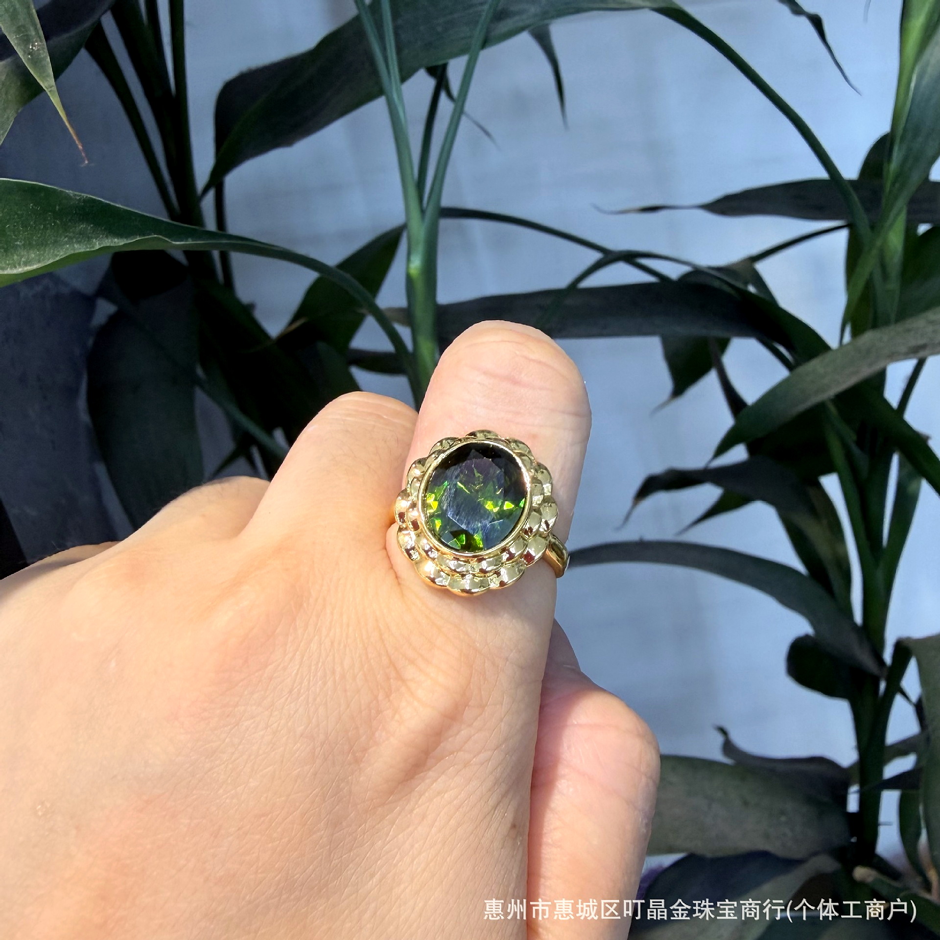 Vintage French Style Oval Crystal Statement Ring - Image 3