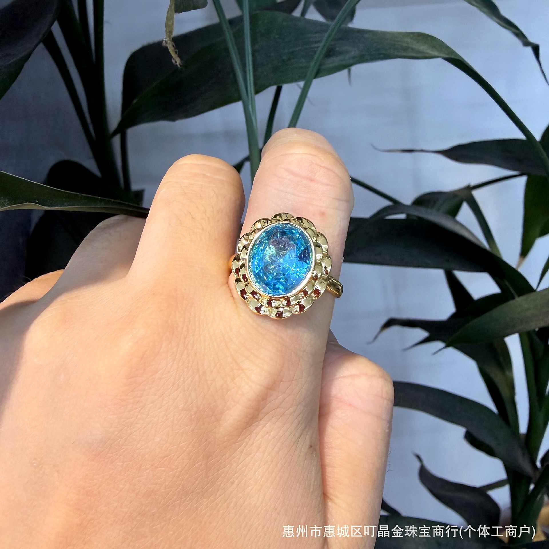 Vintage French Style Oval Crystal Statement Ring - Image 9