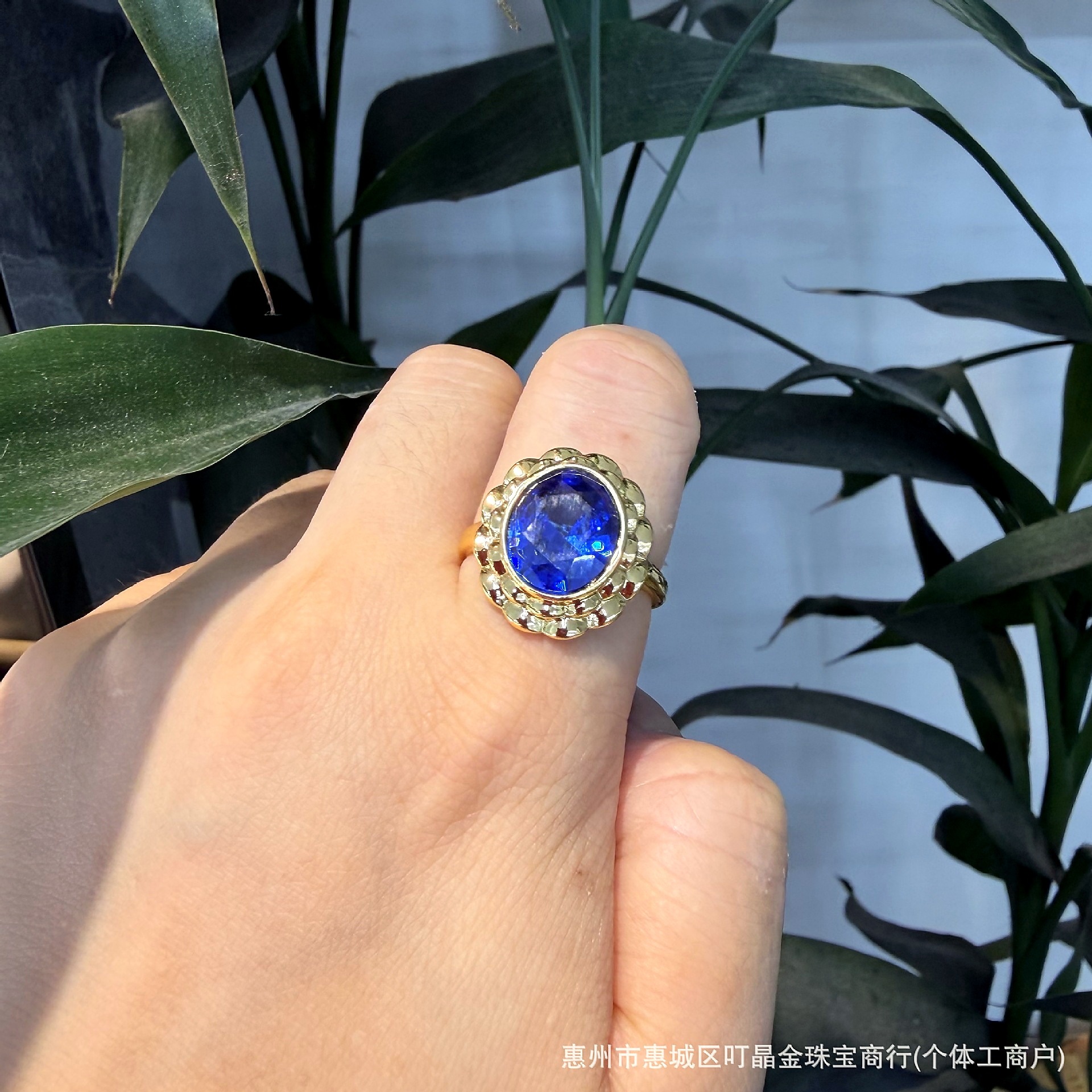 Vintage French Style Oval Crystal Statement Ring - Image 10